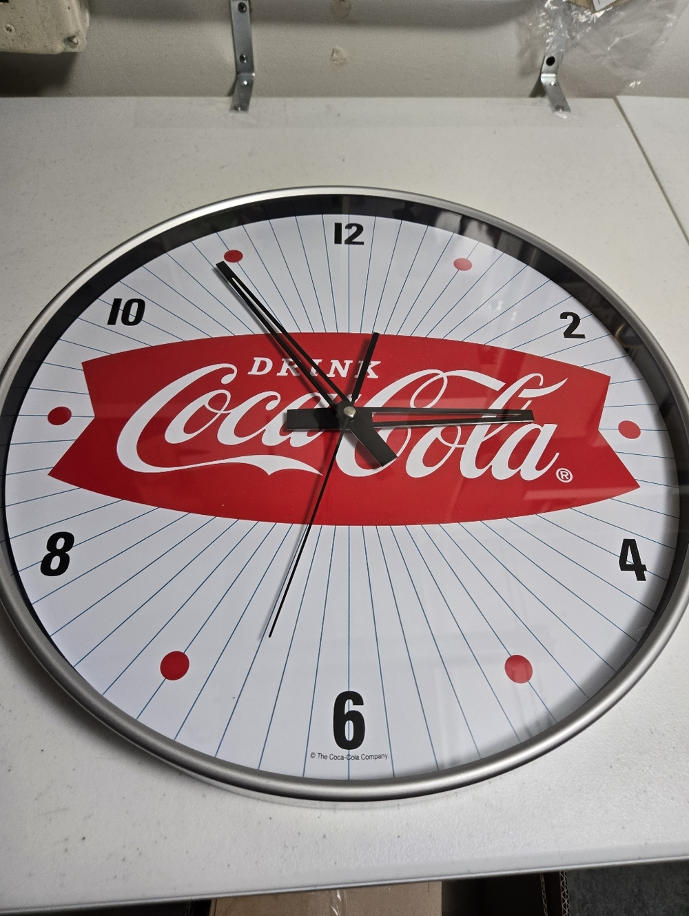 15 Inch Metal Coke-Coca Wall Clock Fishtail Emblem Excellent Condition.